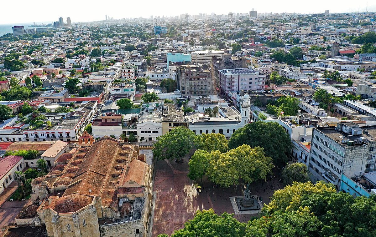 Vista aérea de la Catedral Primada de América, Ciudad Colonial Santo Domingo