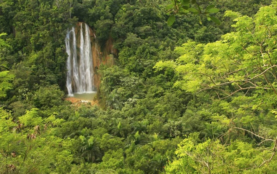 excursion-cascada-limon-4-viajes-de-fiesta