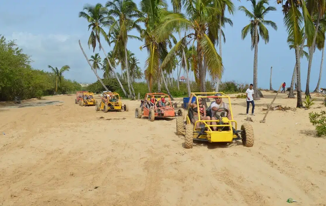 excursion-salvaje-buggies-playa-macao-6-viajes-de-fiesta