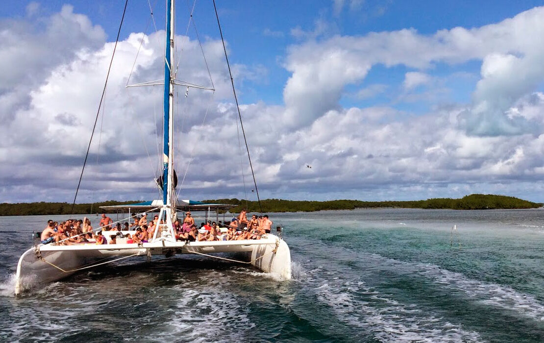 fiesta-catamaran-varadero-1-viajes-de-fiesta