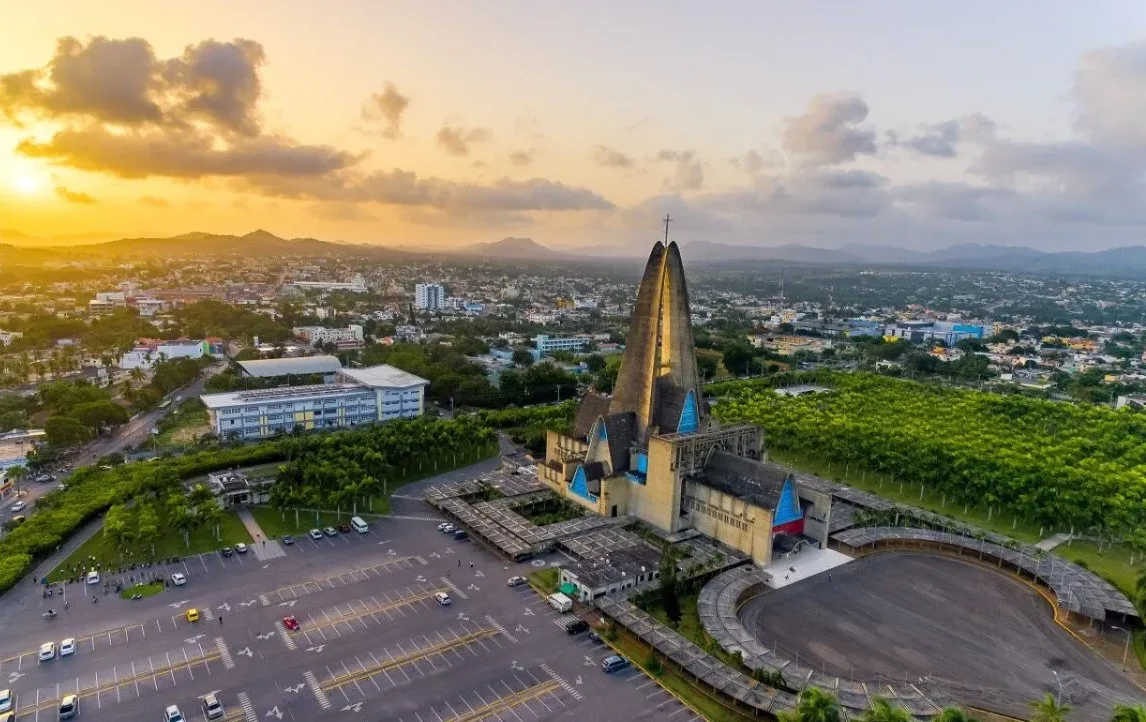 tour-higuey-altos-de-chavon-6-viajes-de-fiesta