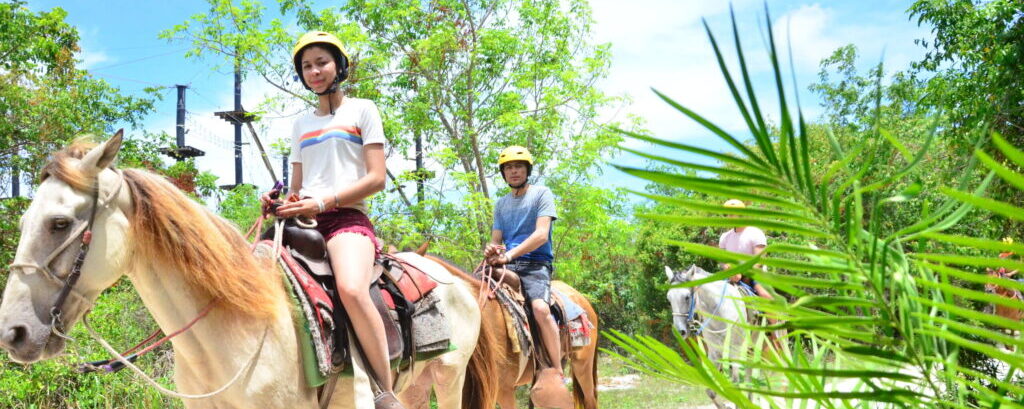 Pack Total Actividades Ruta Buggy+Tirolina+Mega Splash+Ruta a Caballo Bávaro Adventure Park 2025