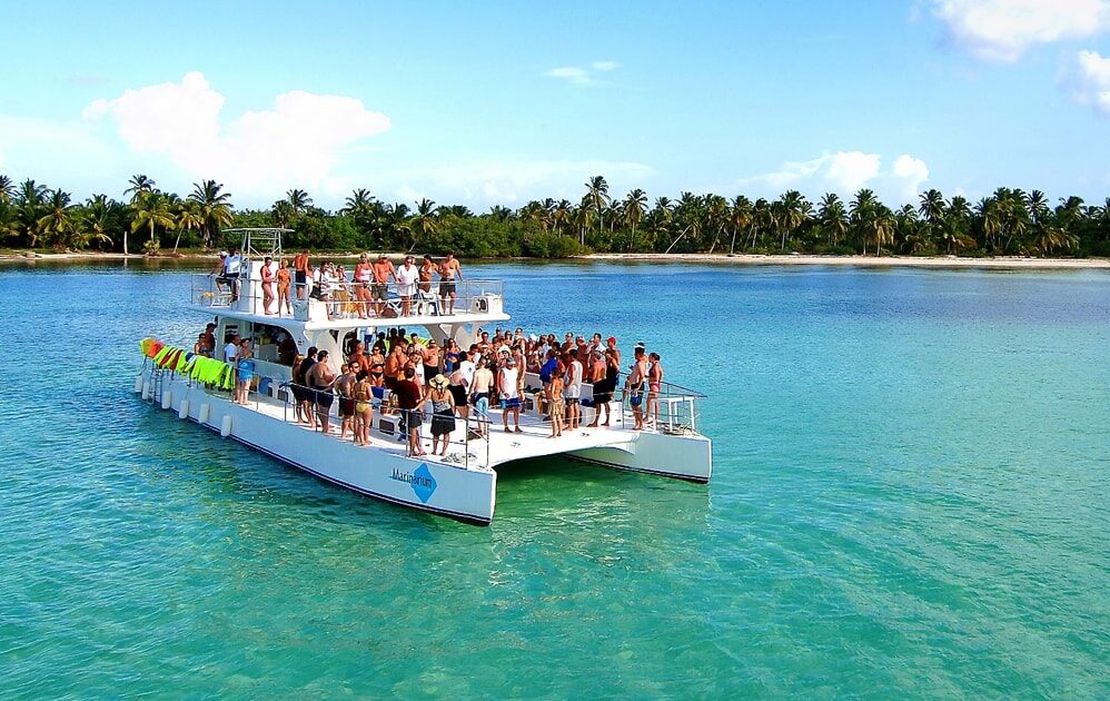 boat-party-alta-mar-punta-cana-1-viajes-de-fiesta